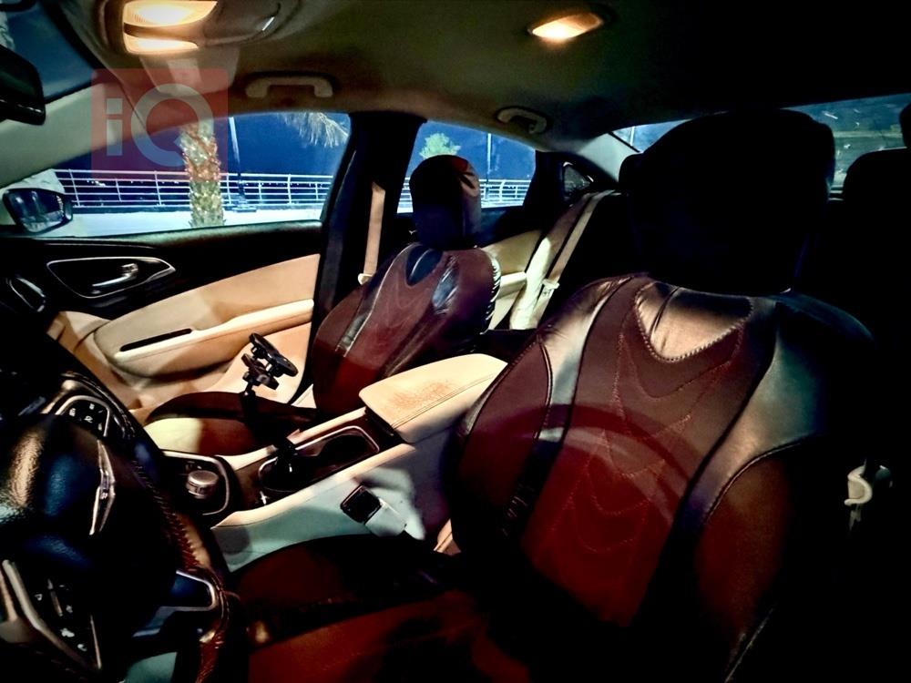 Chrysler 200